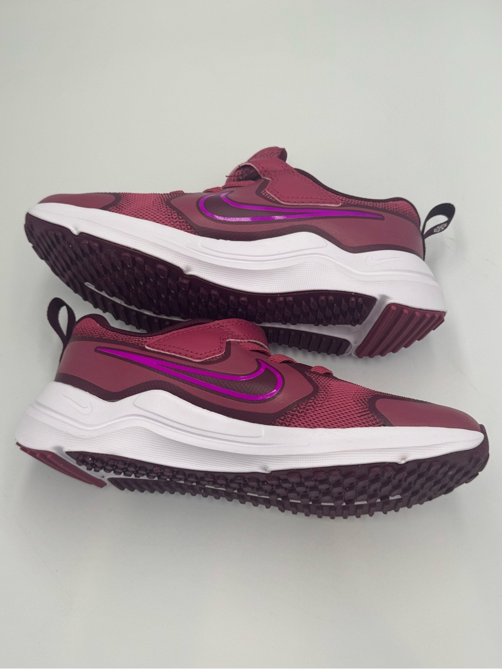 Nike Cosmic Runner Kids 1.5Y Sweet Beet Bordeaux Purple Running Shoes New - Picture 12 of 14